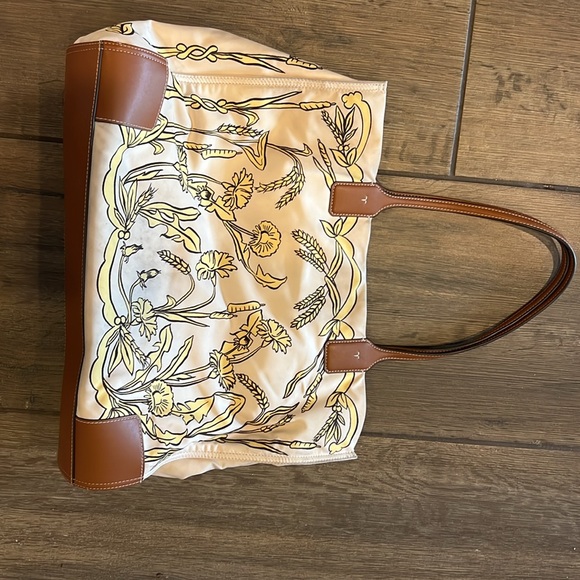 SOLD-Tory Burch Ella printed tote- morning crane - Picture 3 of 9